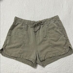 C&C California Green linen blend Shorts with Elastic Waistband size large